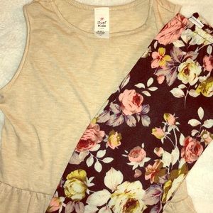 Adorable 2 piece girls set.